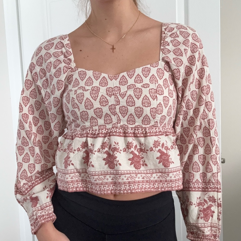 Long sleeve ruffled top